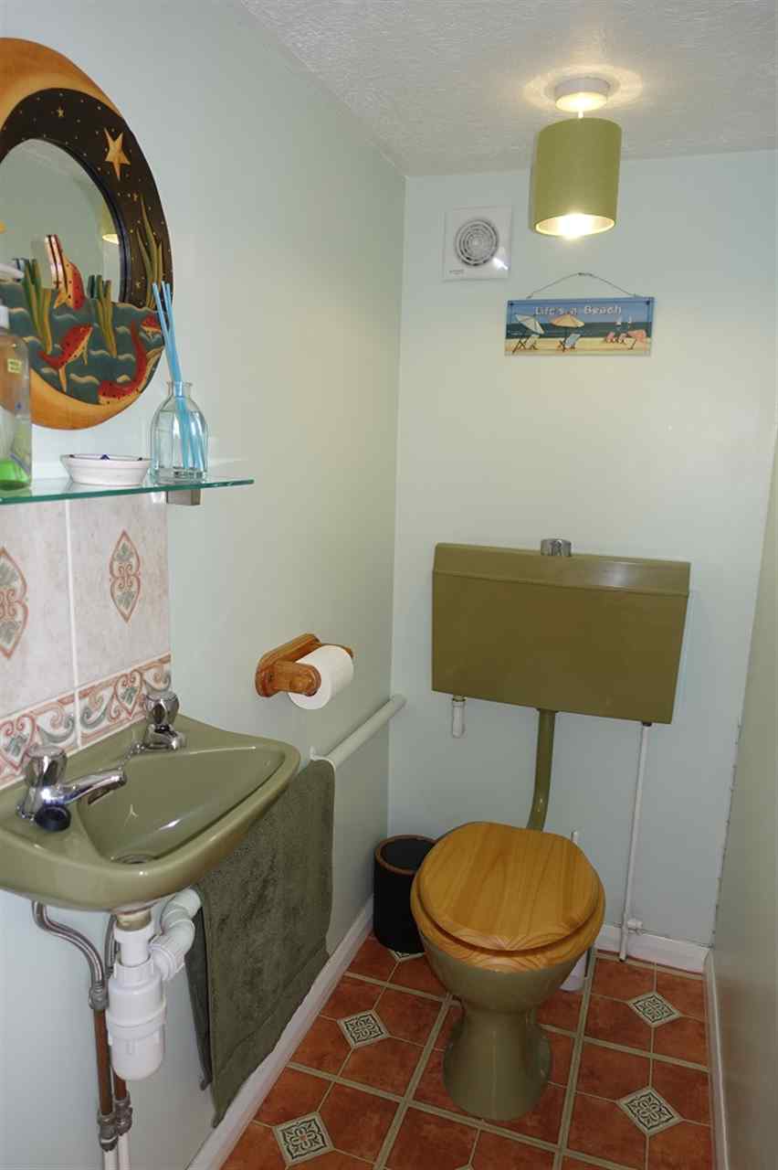 resized-2349823-Cloak Room.JPG